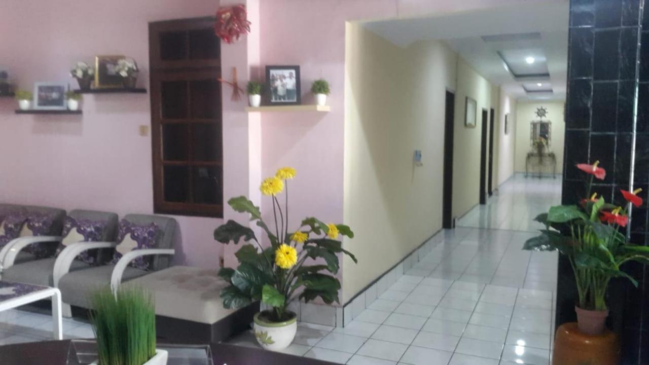 Bahari Family Hotel Bitung Kültér fotó